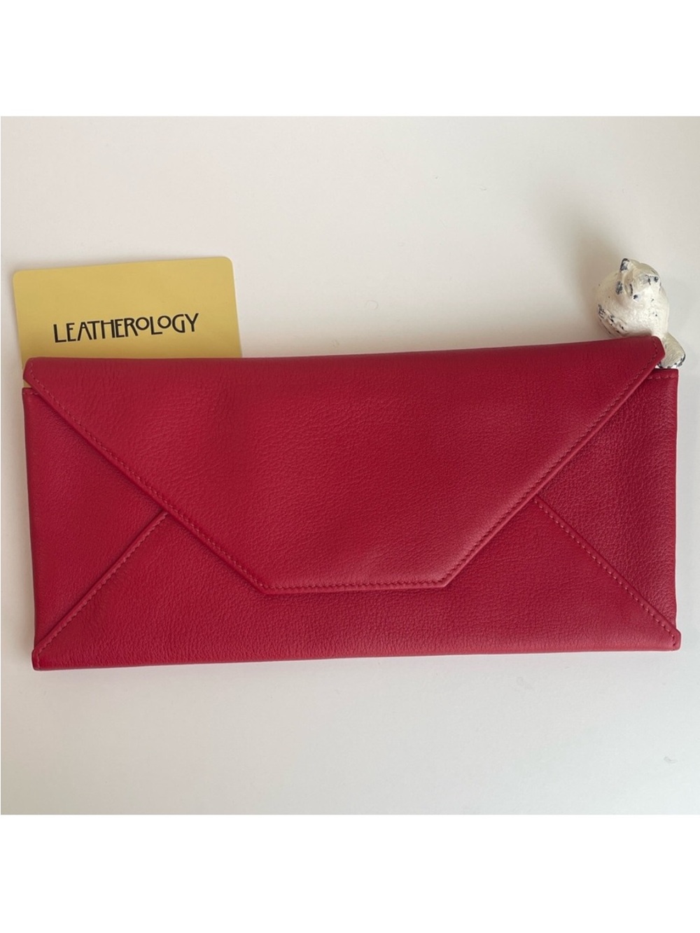LEATHEROLOGY Travel Organizer Wallet Red Apple New With Tag 🏷️